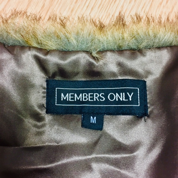 Members Only Faux Fur Vest NWOT - Picture 6 of 7